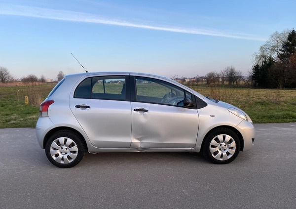 Toyota Yaris cena 8900 przebieg: 223400, rok produkcji 2010 z Wejherowo małe 137